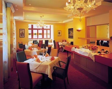 Hotel Am Kurpark Schonebeck  Restaurant photo
